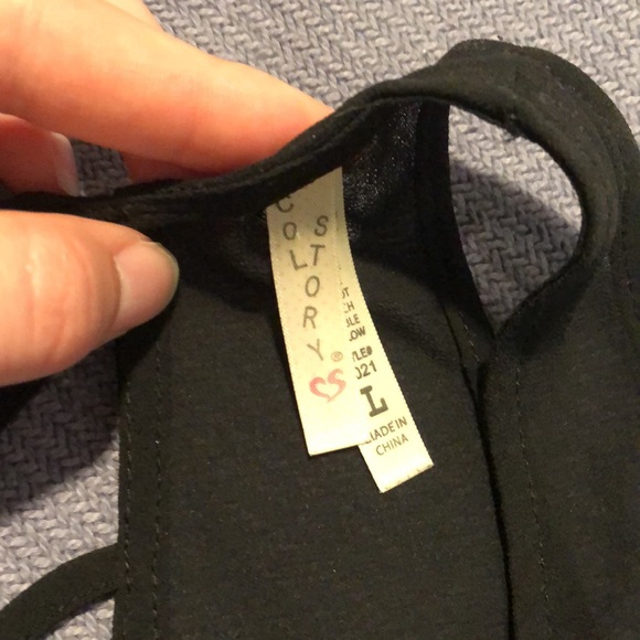 Deep V Back Black Tank Top Size: L - Picture 3 of 4